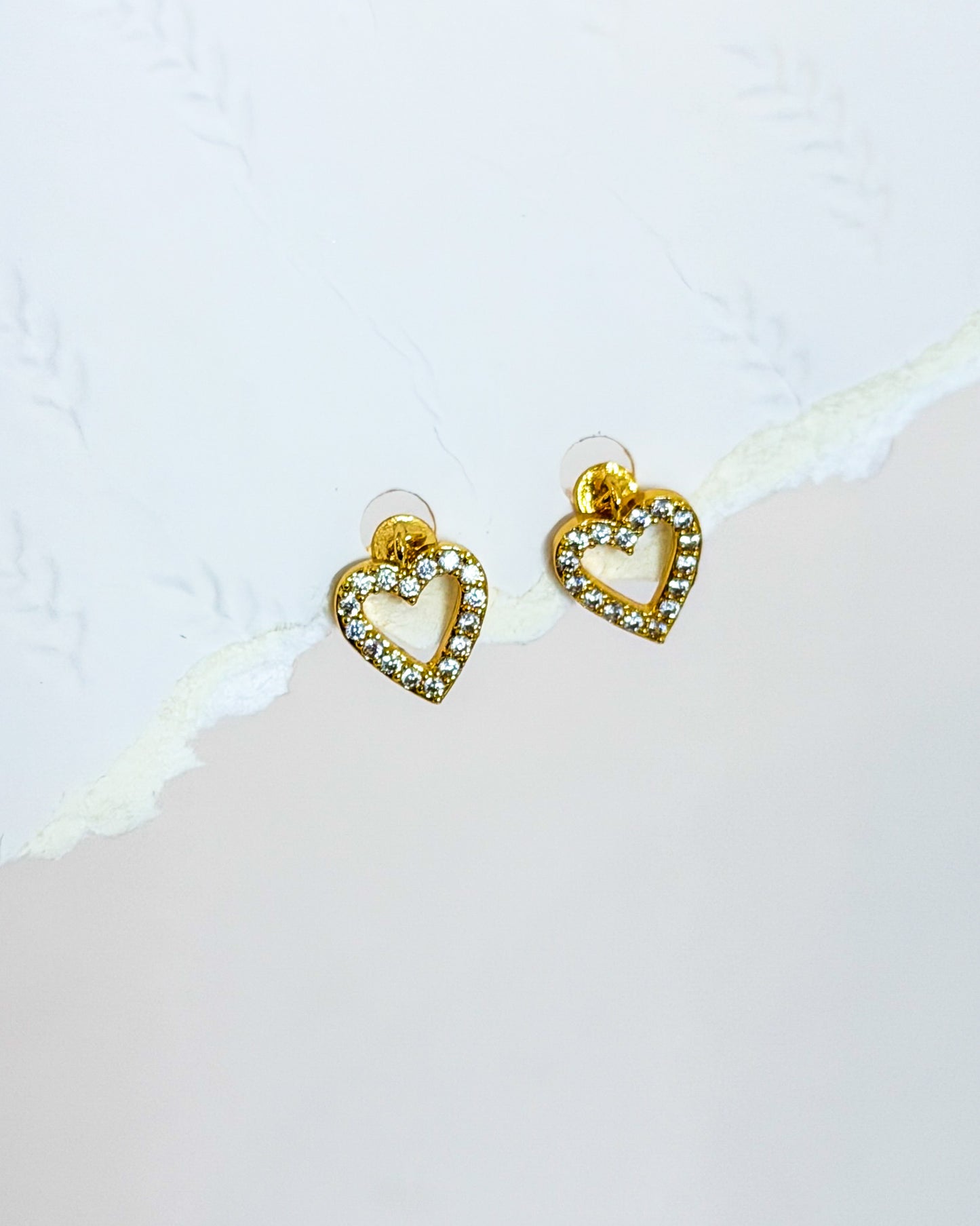 Hanging heart flat back studs
