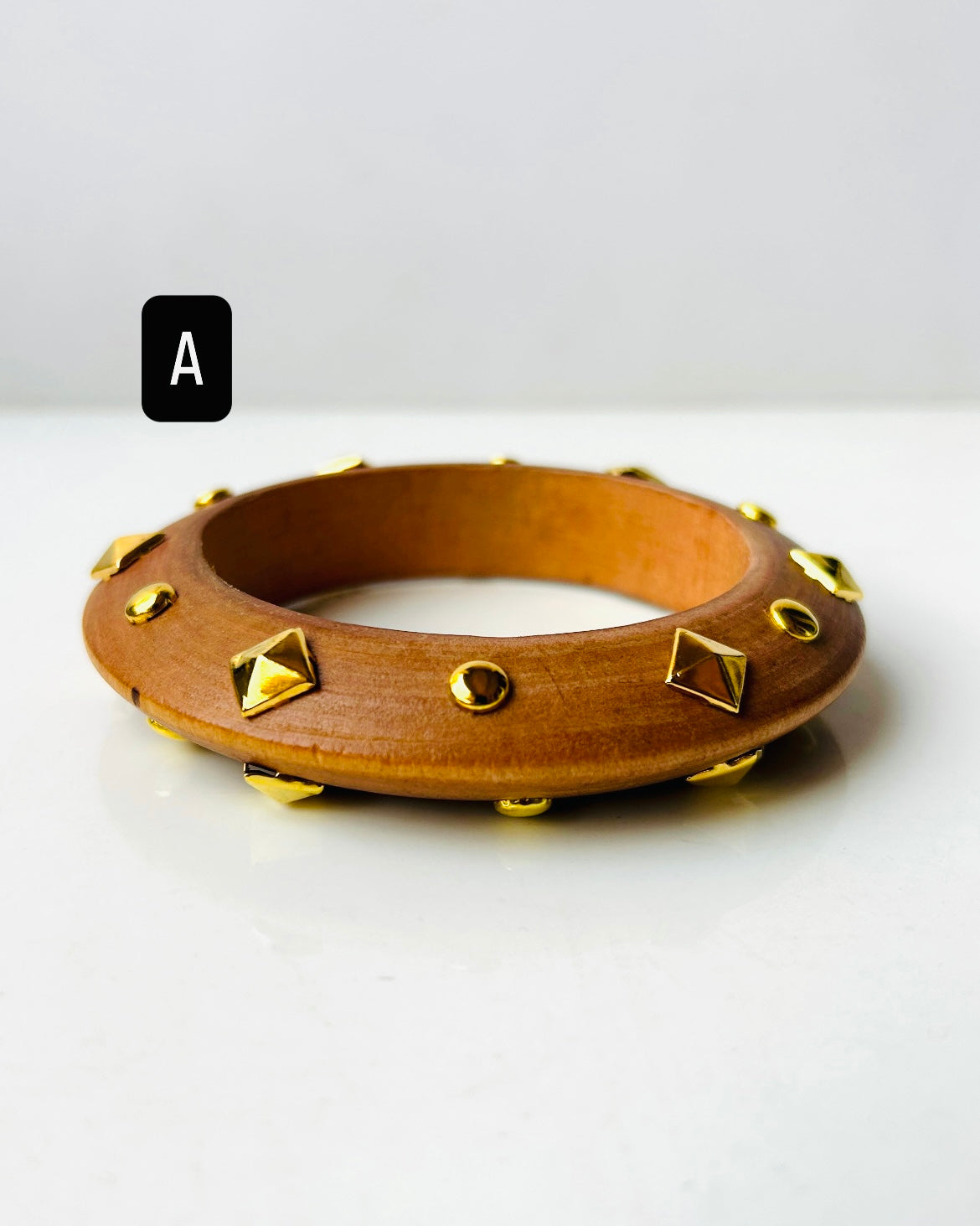 Wooden bracelets ( 2.6 to 2.8)