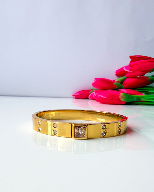 Square stone thin wrist/ baby size bracelet