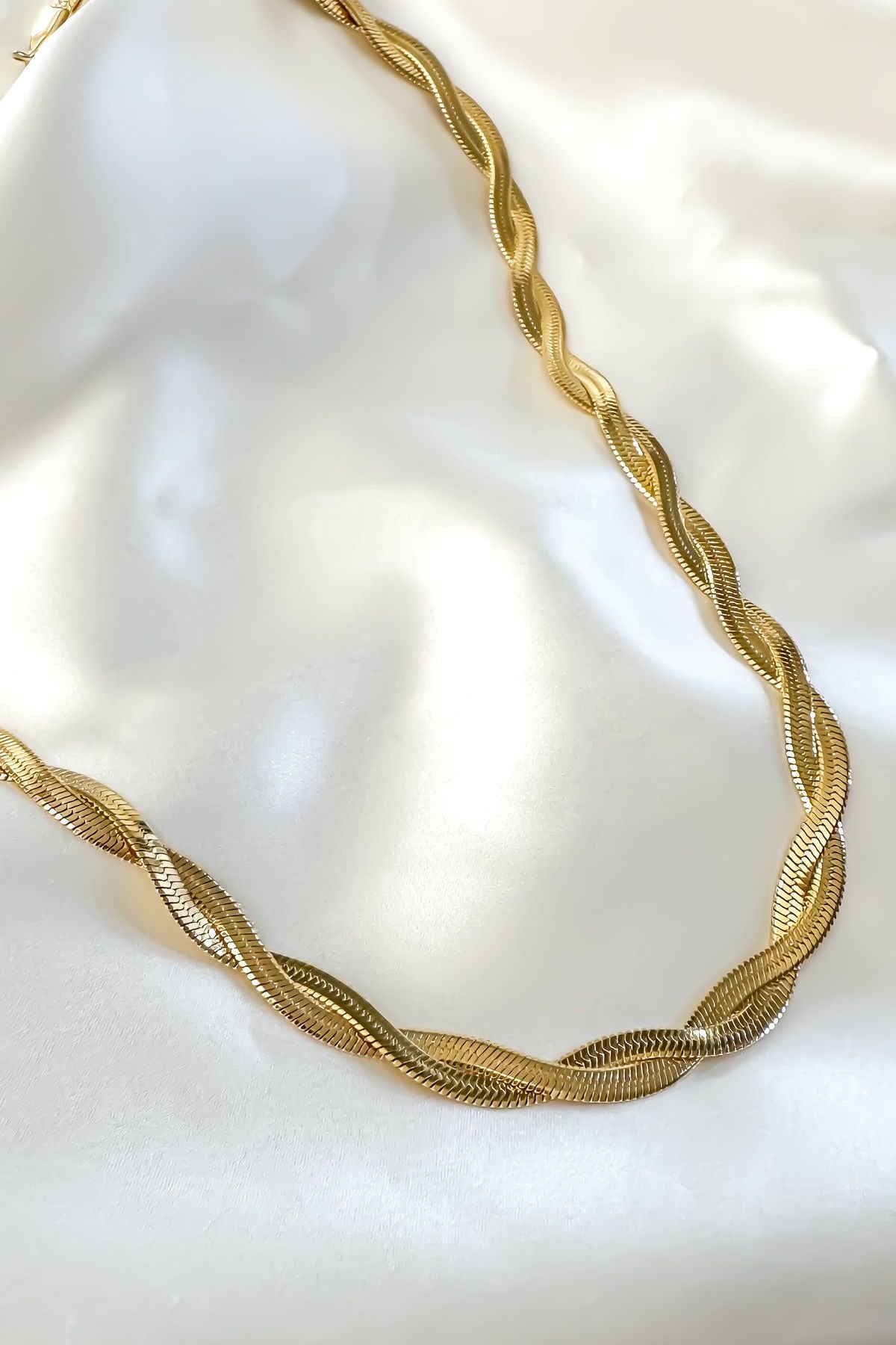 Twisted snake chain ￼