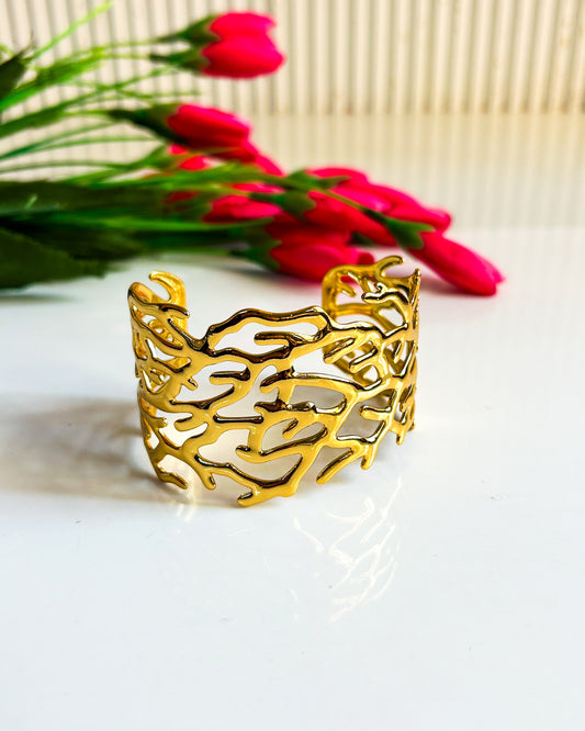 Patterned adjustable bracelet