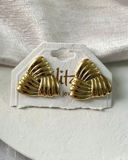 Triangle2 statement earring ￼
