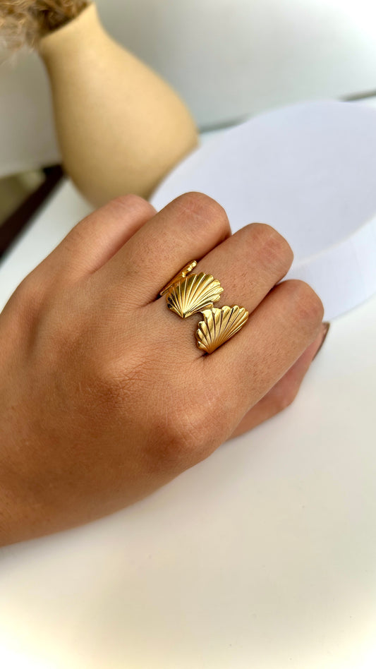 Sea shell adjustable ring