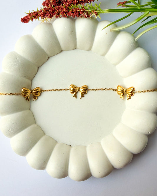 Bow chain bracelet