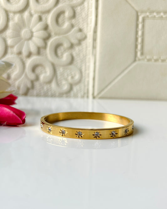 Star stone statement bracelet