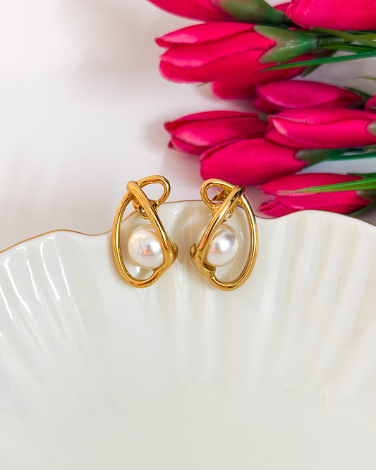Pearl knot earring