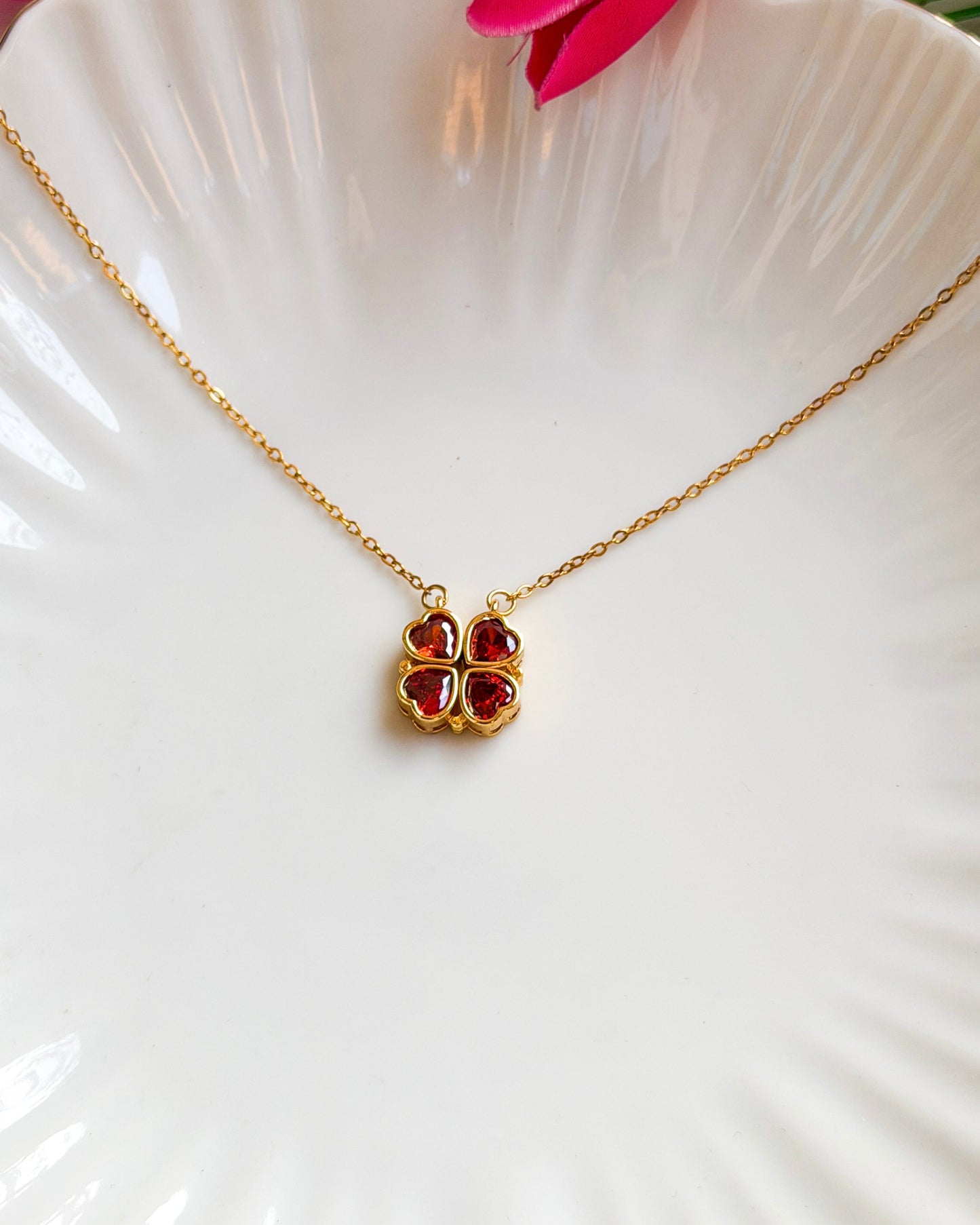 Red heart magnetic necklace