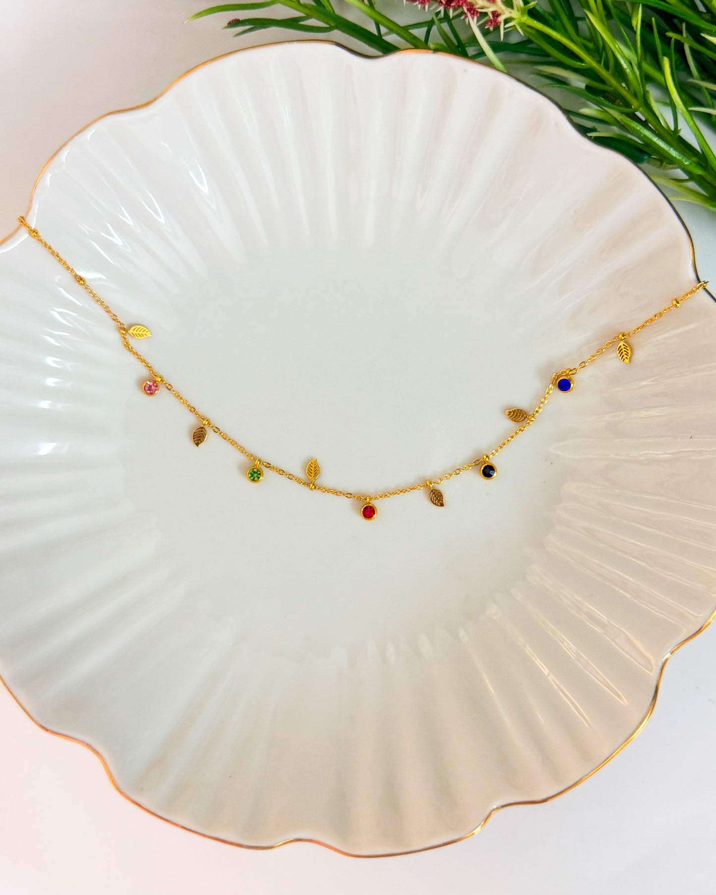 Leaf charm necklace