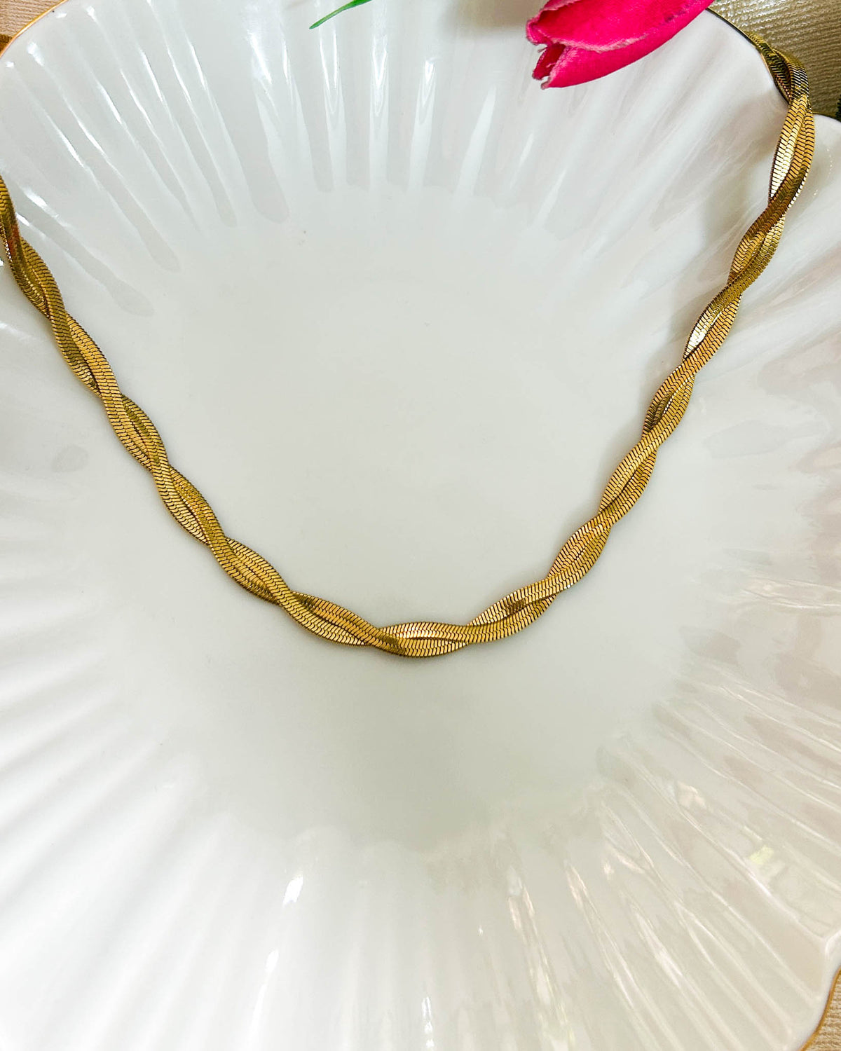 Twisted snake chain necklace