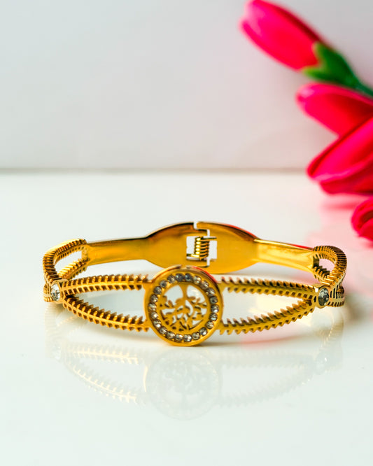 Crisscross tree thin wrist / baby size bracelet