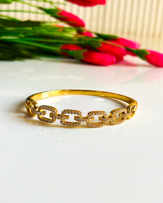 Studded link bracelet