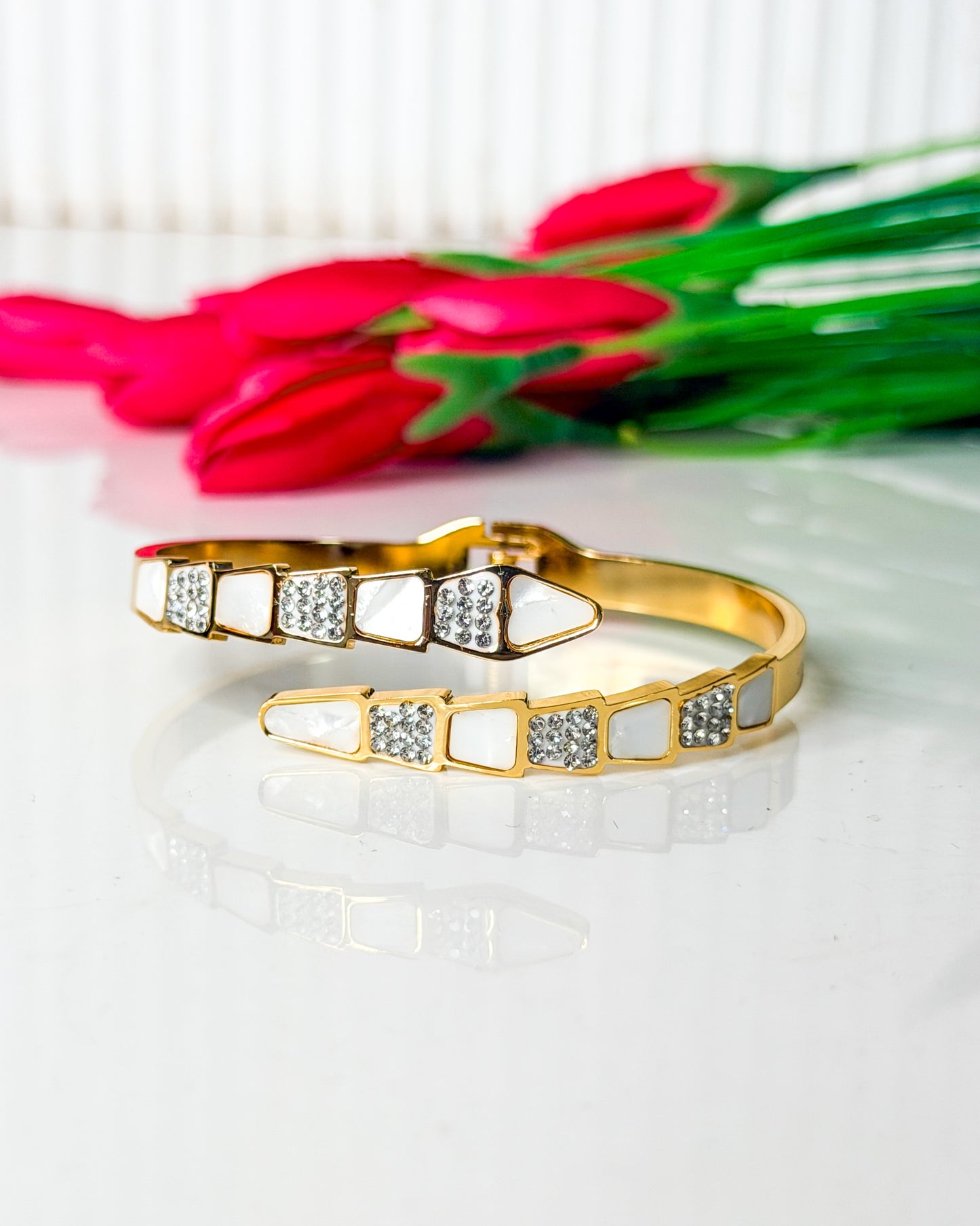 Mop serpent bracelet