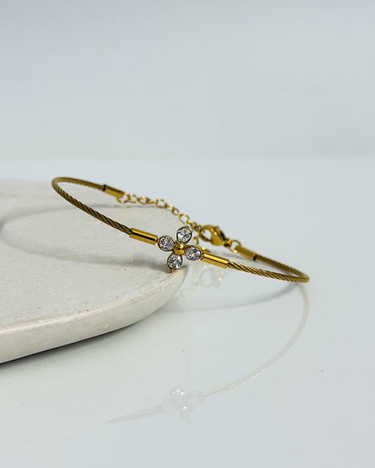 Minimal adjustable bracelet