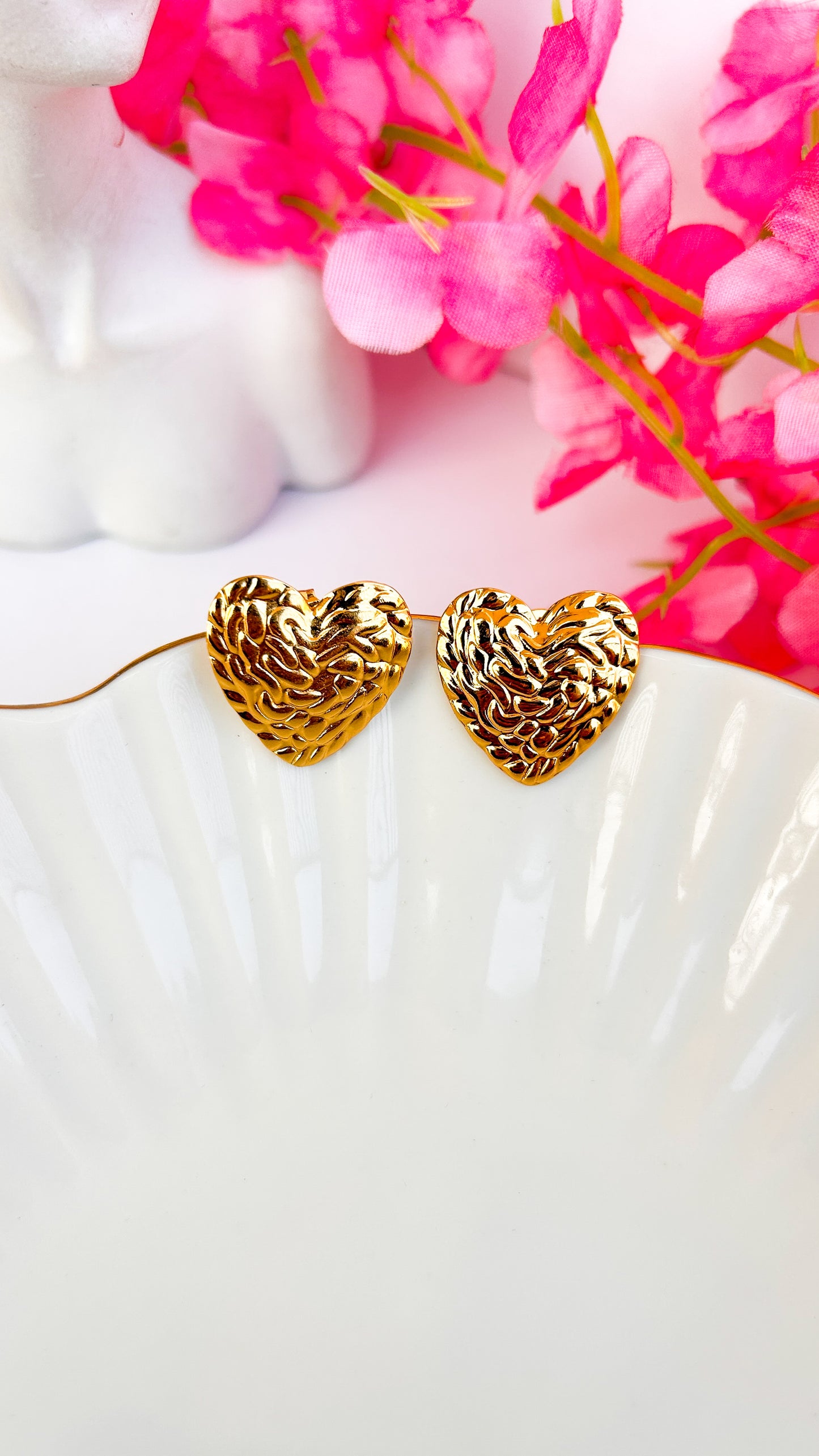 Bumpy heart studs