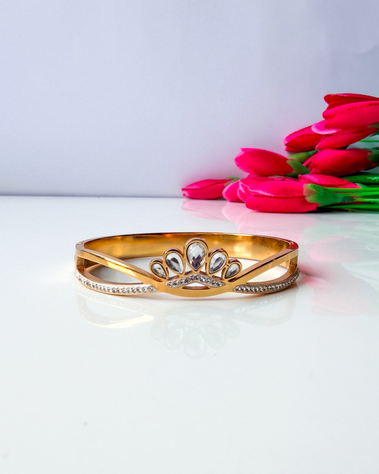 Crown thin wrist/ baby size bracelet