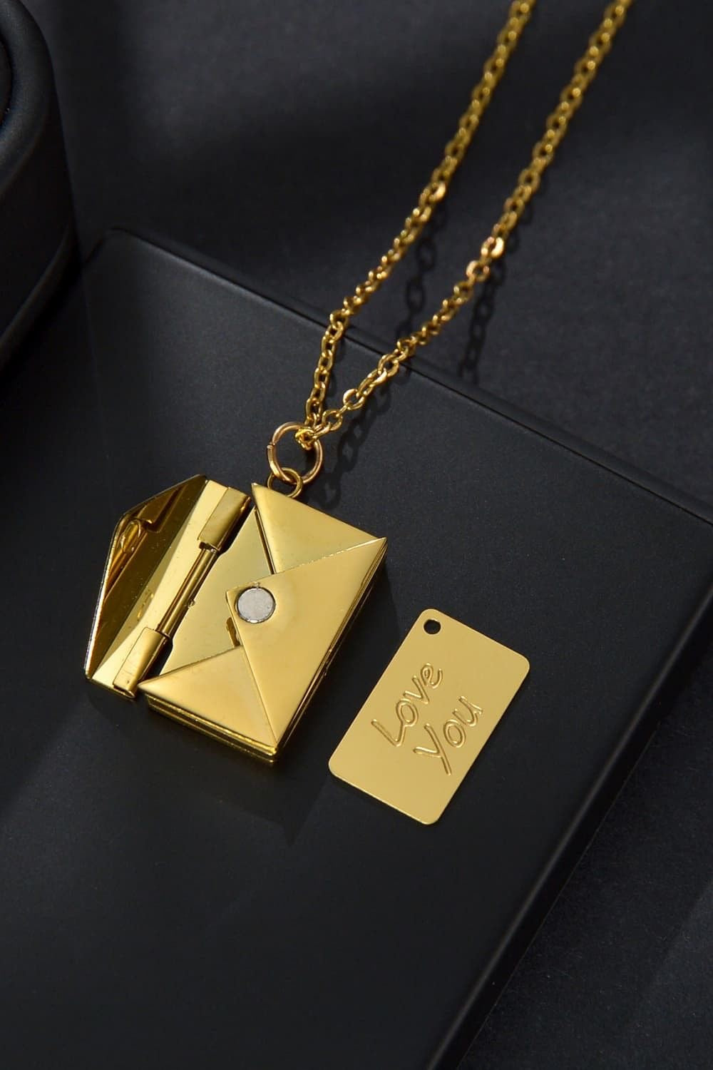 Secret message necklace