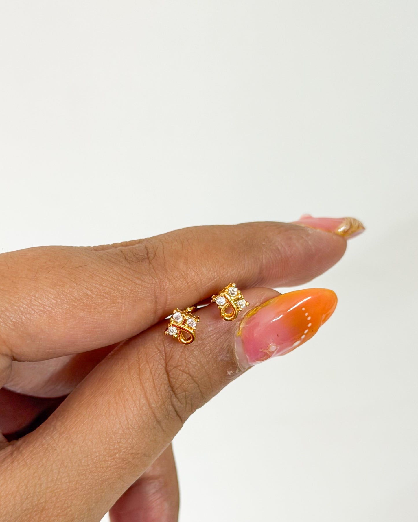 Golden ribbon ball back studs
