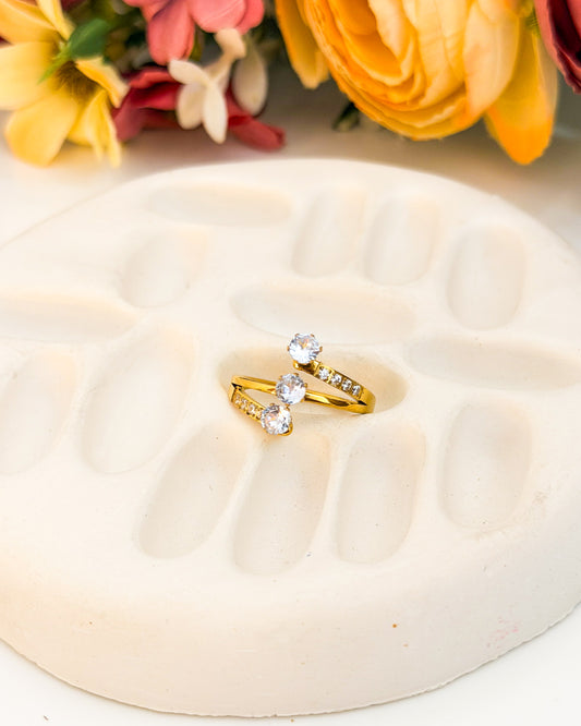 Three stone premium ring