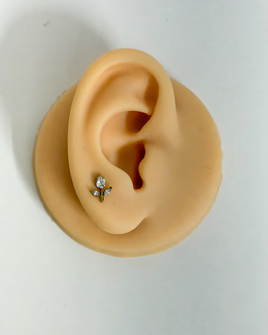 White tulip ballback studs (Ss)