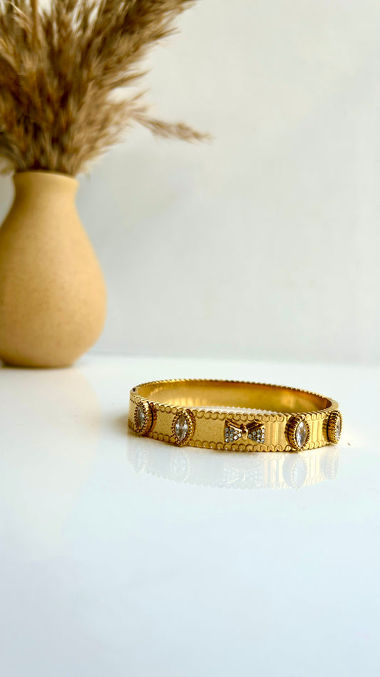 Studded bow bracelet