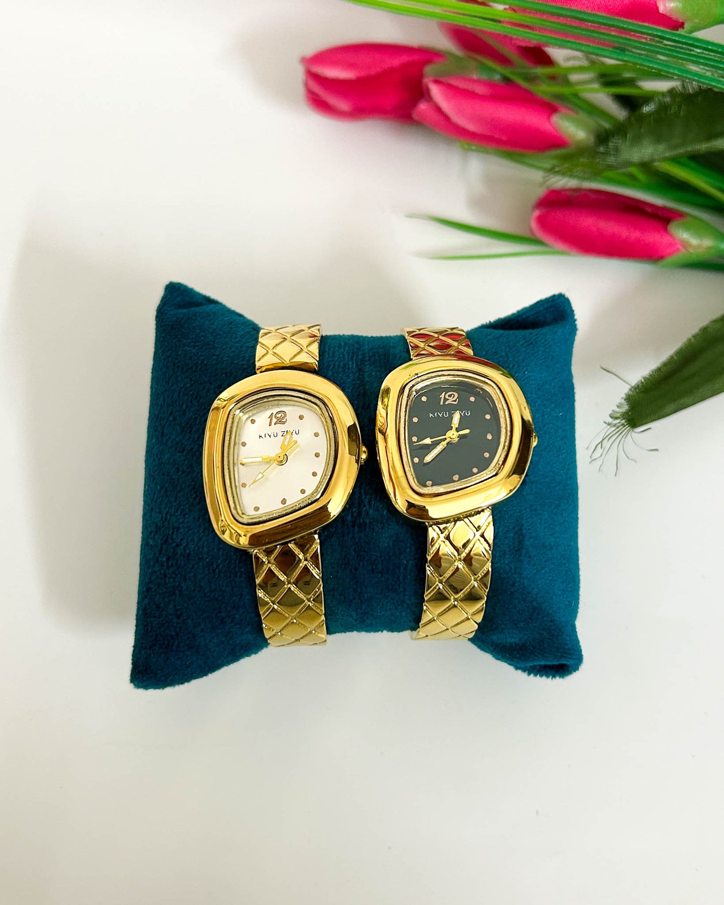 Mesh pattern thin wrist baby size watch