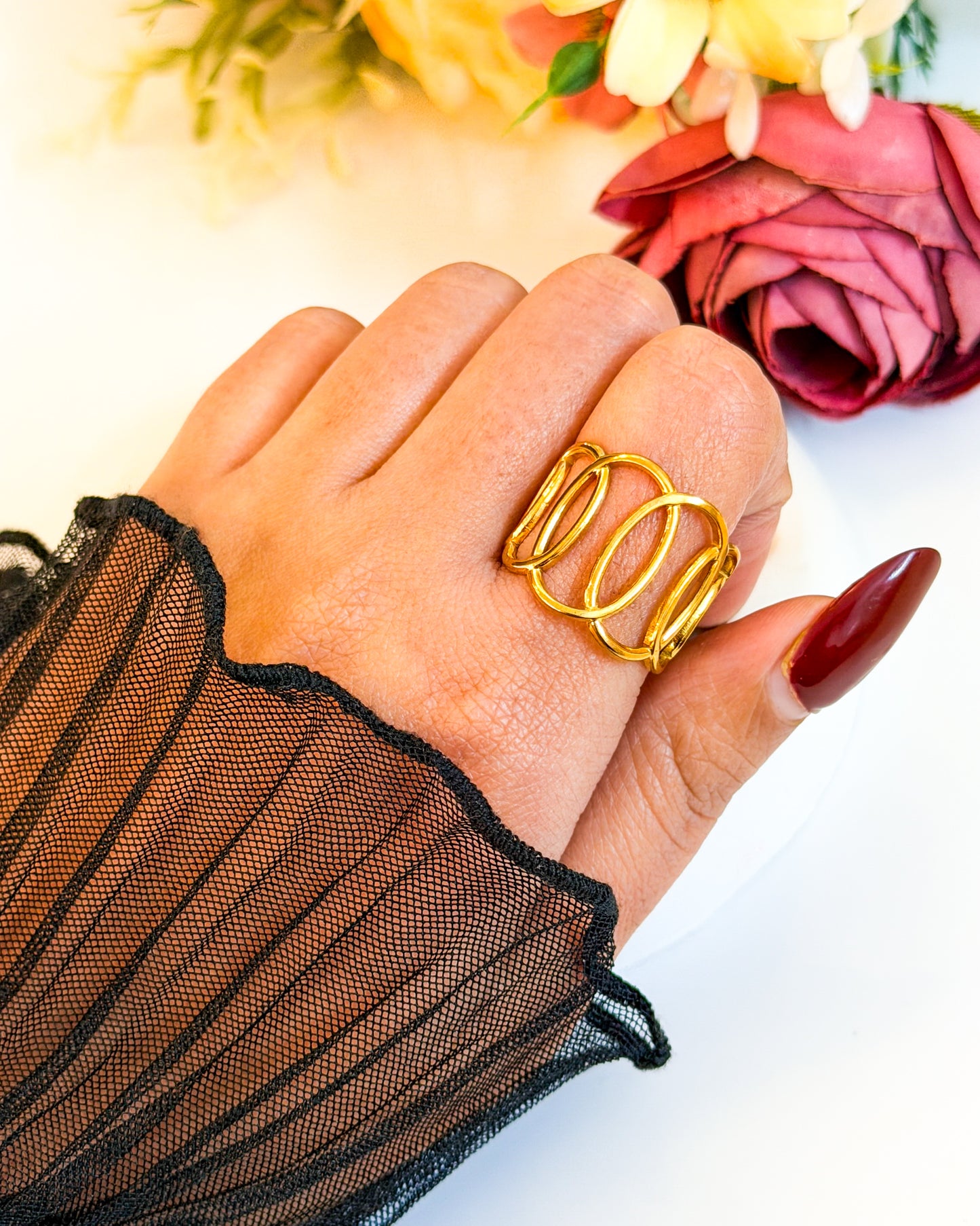 Loop hoop Adjustable ring