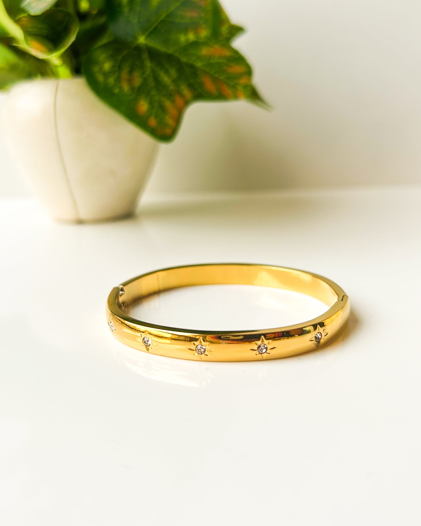 Star of awn thin wrist / baby size bracelet