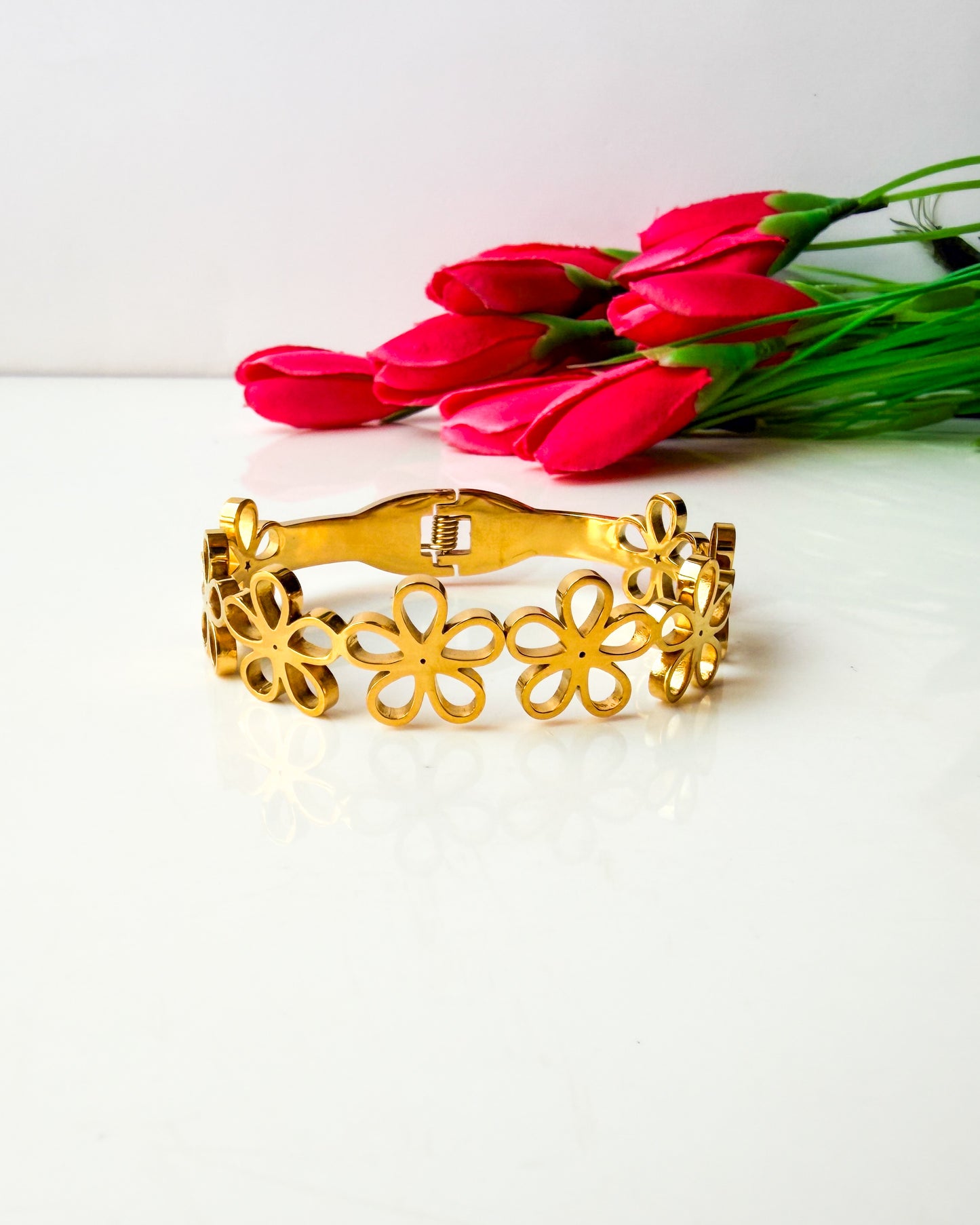 Floral chain thin wrist/ baby size bracelet