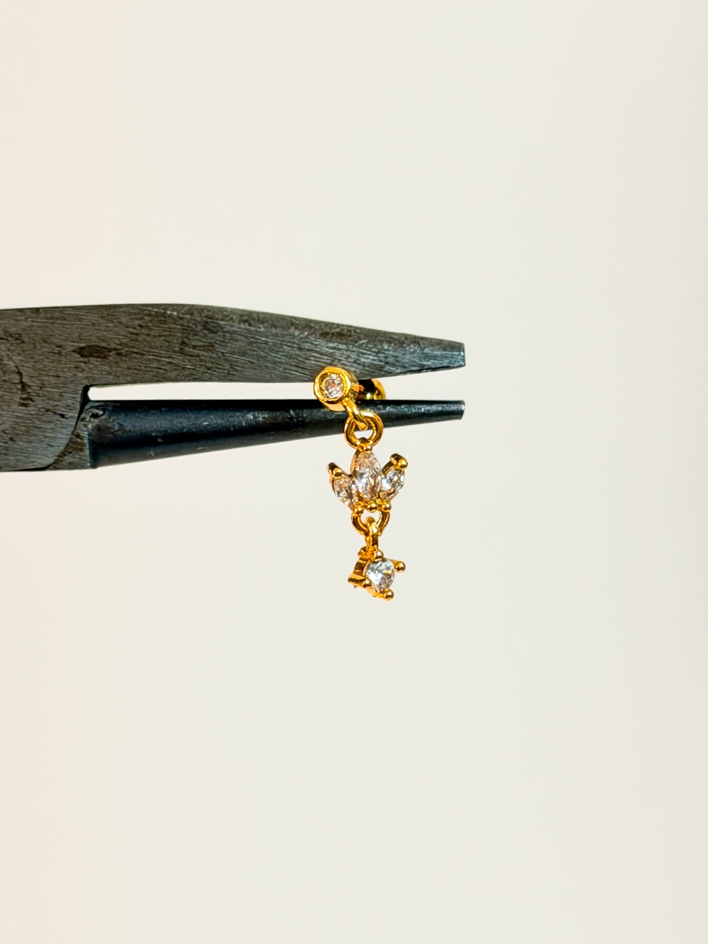 Hanging lotus ball back studs