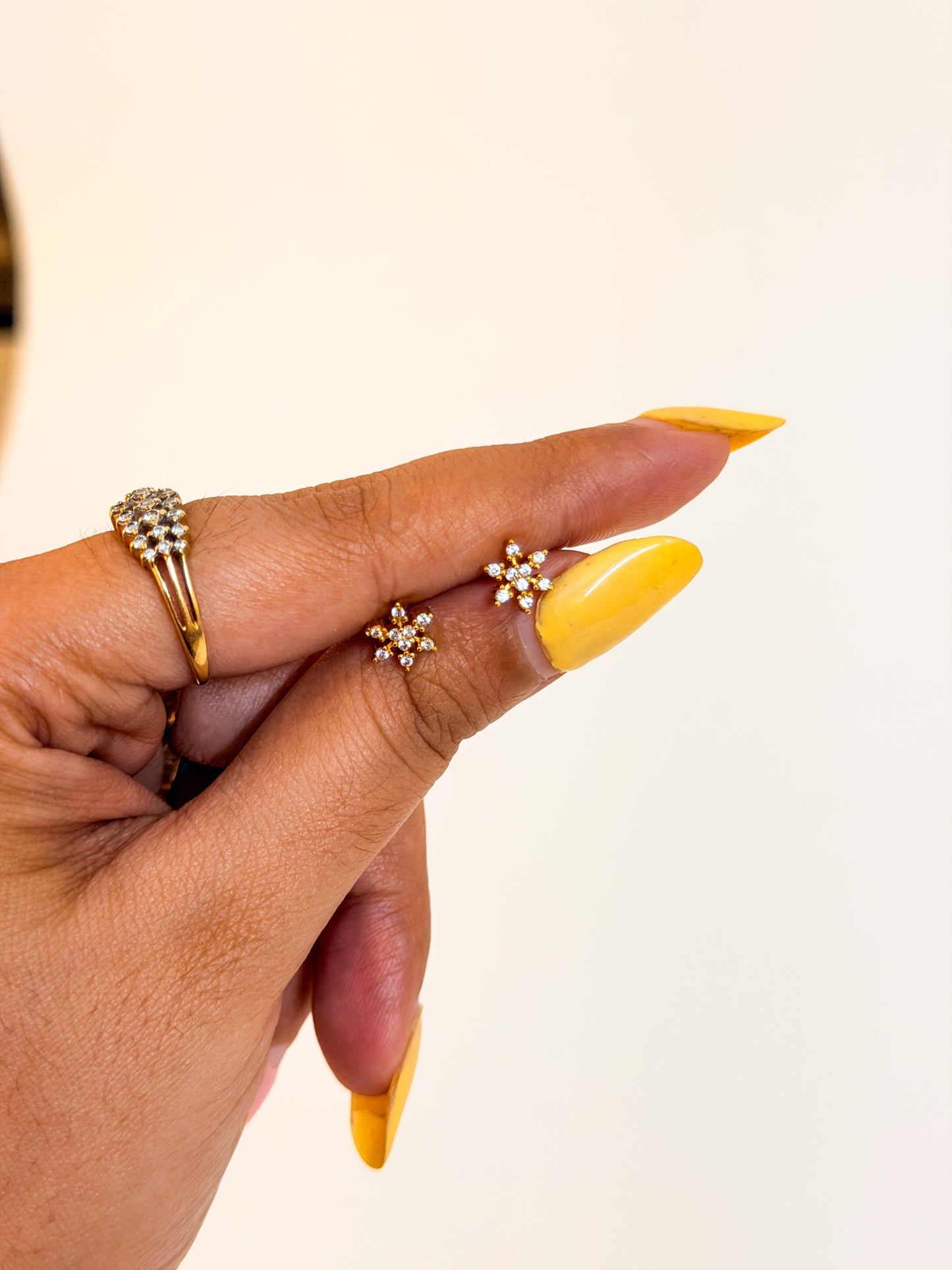 6 petal flower ball back studs