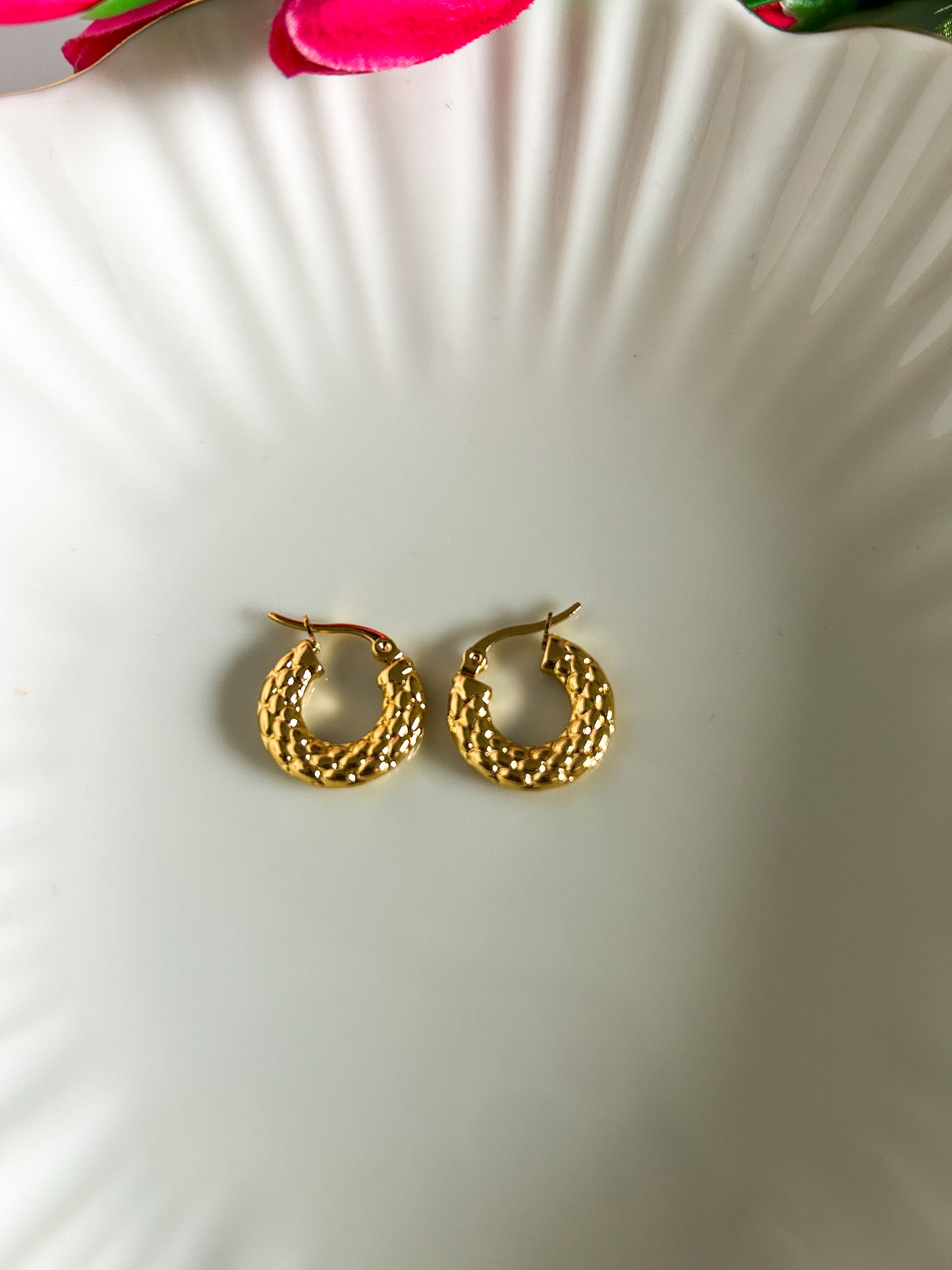 Bucket round hoops