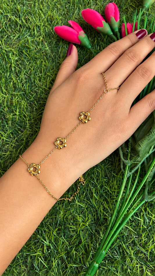 Hollow flower hand chain