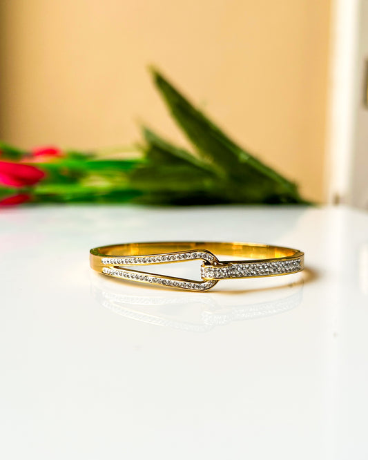 Studded knot thin wrist/ baby size bracelet