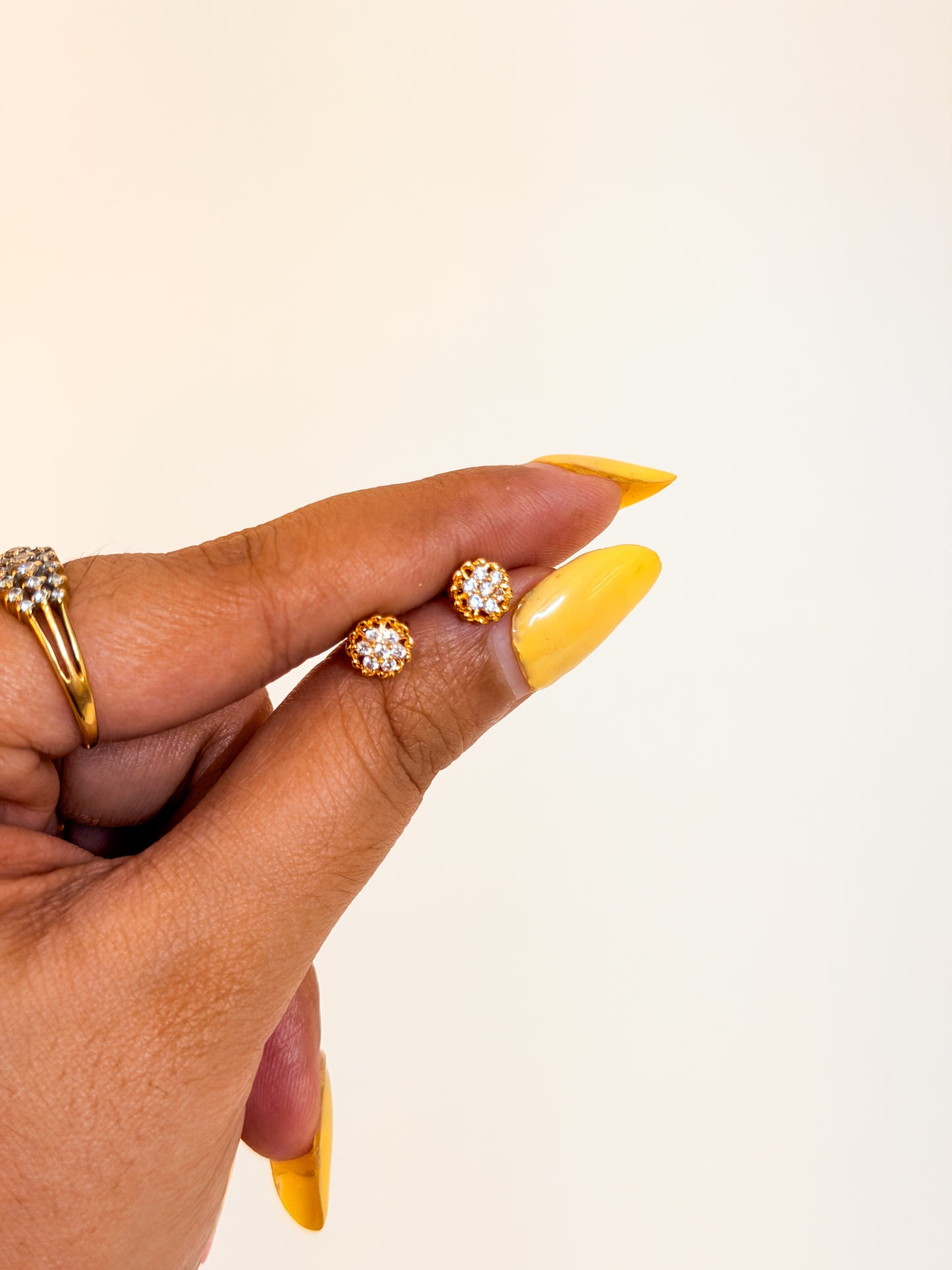 Structured flower ball back studs