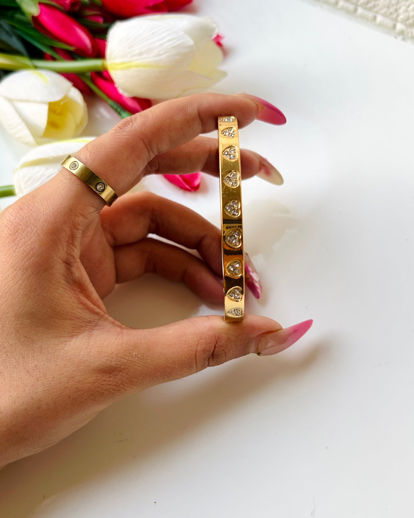 Heart stone detailed bracelet