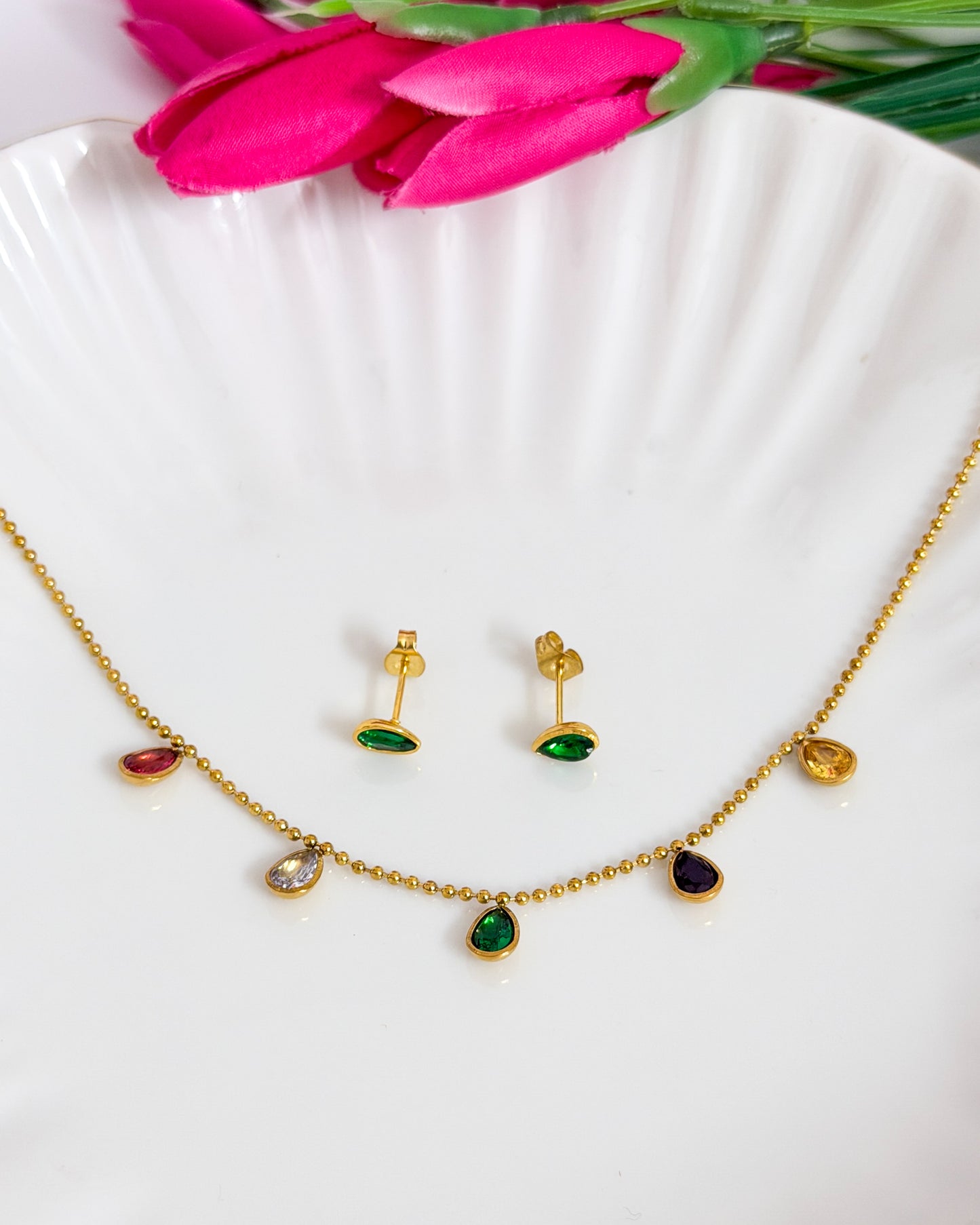 Drop stone necklace with studs