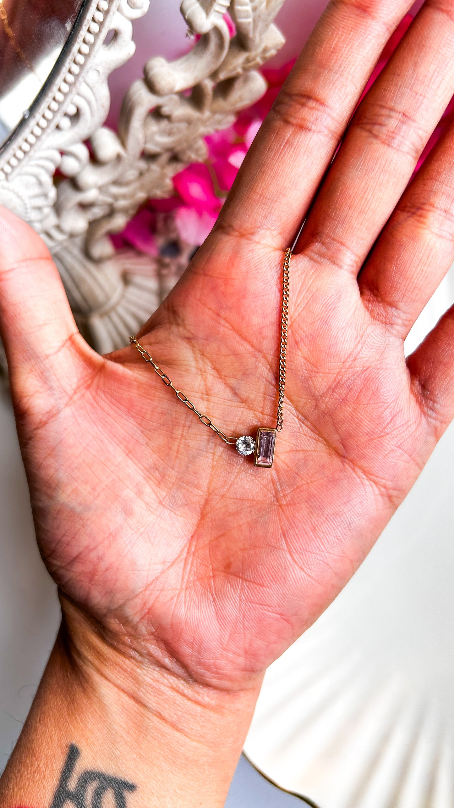 Two stone minimal necklace -pink