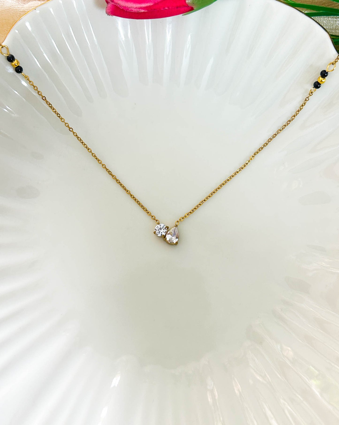 Drop with round stone mangalsutra