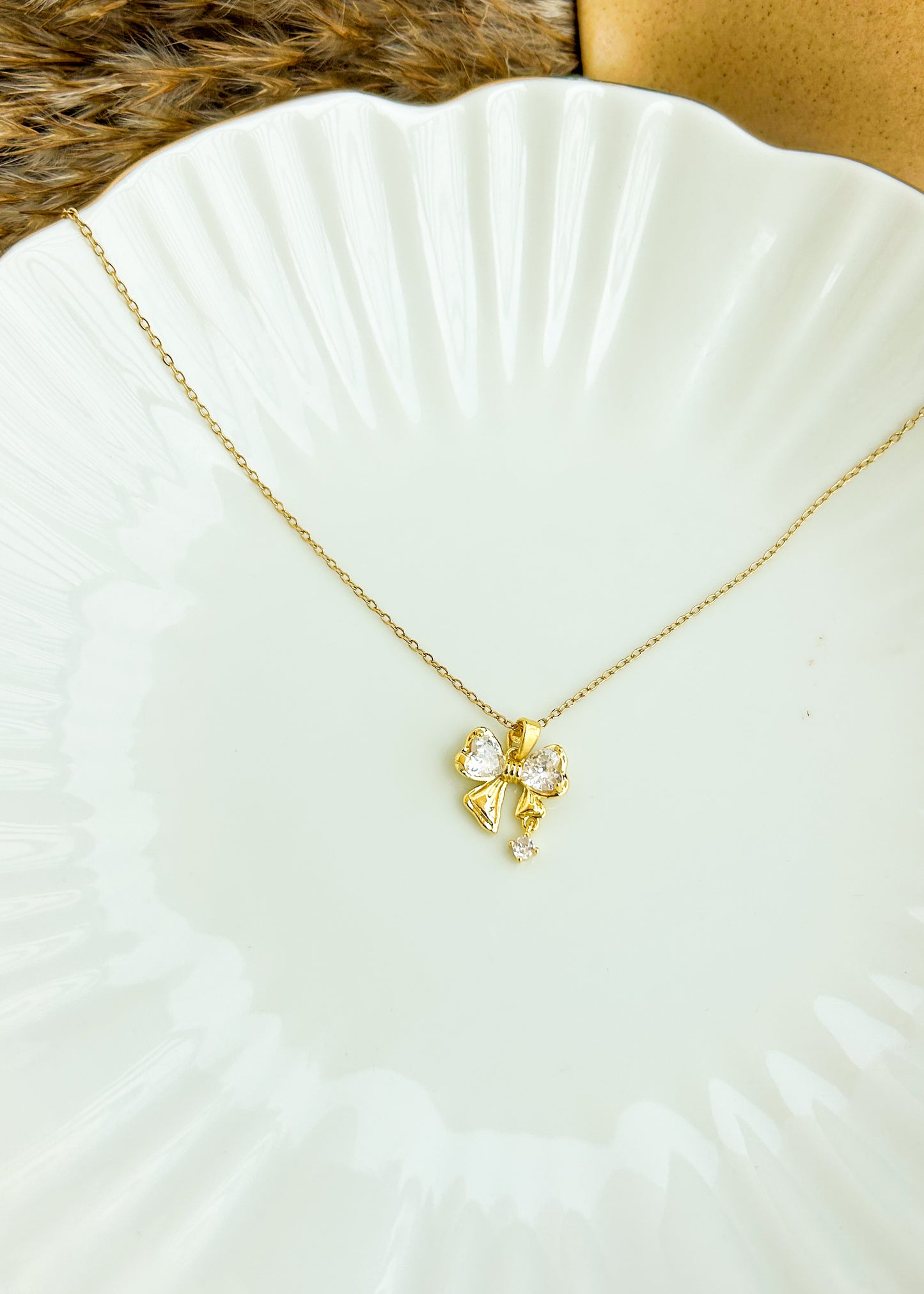 Dainty bow charm necklace