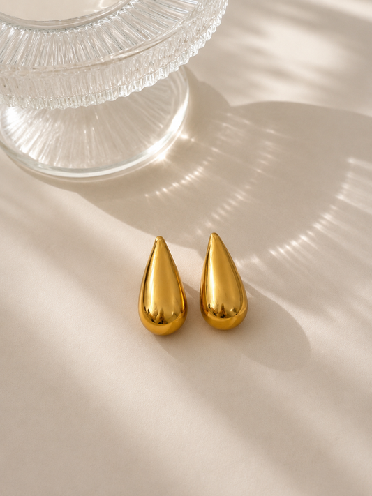 Classic drop statement, earring