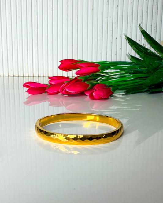 3d detailed thin wrist/ baby size bracelet