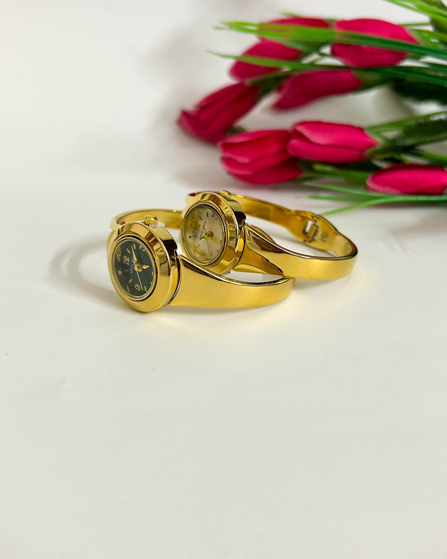 Golden loop thin wrist baby size watch