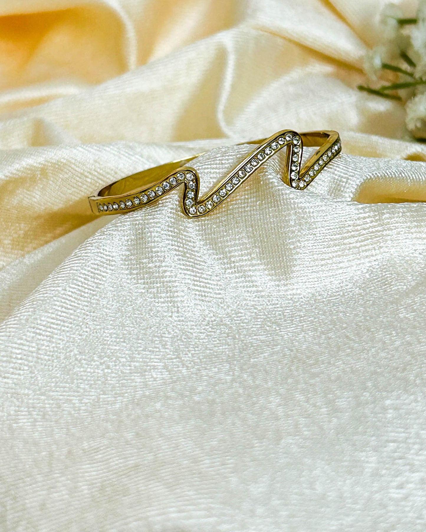 Studded zigzag bracelet