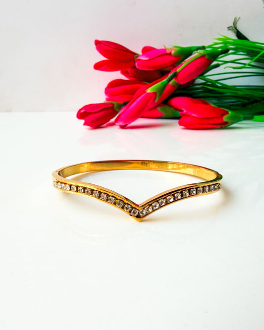 Studded v pattern bracelet